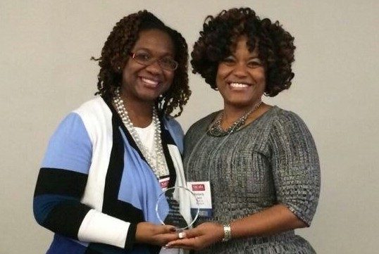Kimberly Smith receives advising award