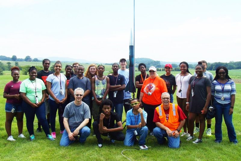 2015 summer interns launch rocket with Space@VT