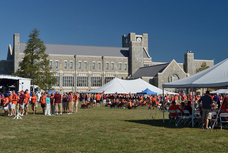 Tailgaters in front of the Holtzman Alumni Center