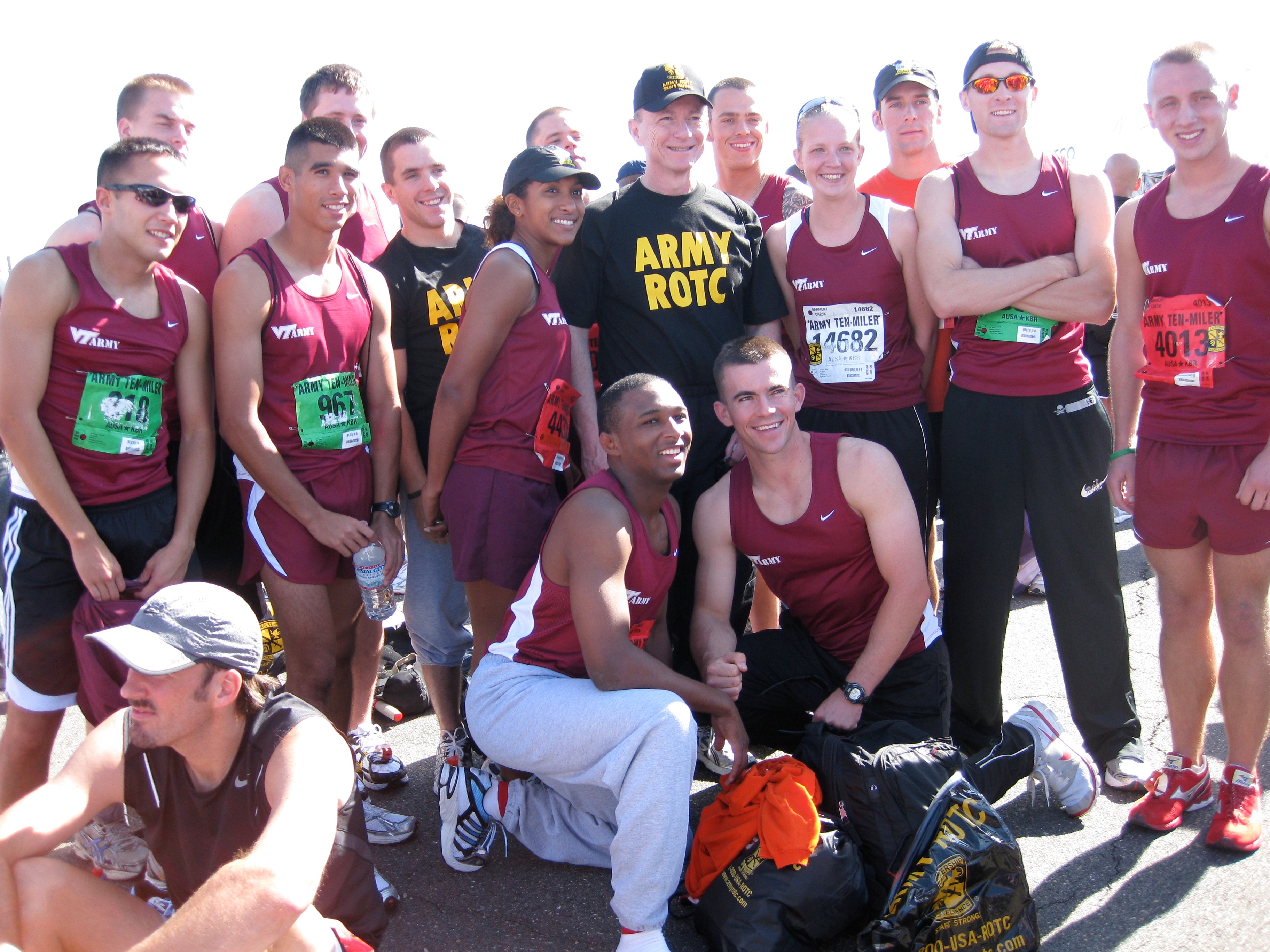 Members of the Virginia Tech Army 10-miler teams with the commanding general of the U.S. Army Cadet Command, Maj. Gen. Arthur Bartell