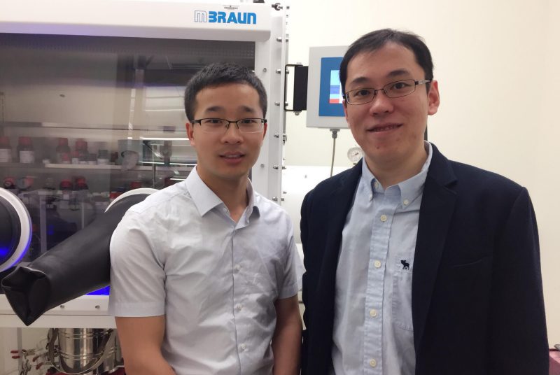 Quanyou Feng (left), first author of the paper and a postdoc scholar in the Tong lab, and Rong Tong, the corresponding author of the paper and assistant professor in the Department of Chemical Engineering.